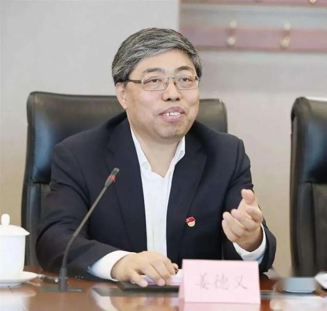 新款唐8月上市；理想上市；威马EX6 6座版曝光；