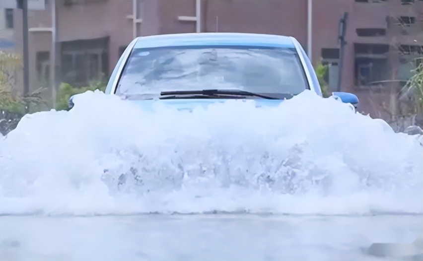 新能源车涉水、泡水怎么办？为了家人安全和保护财产一定要看看