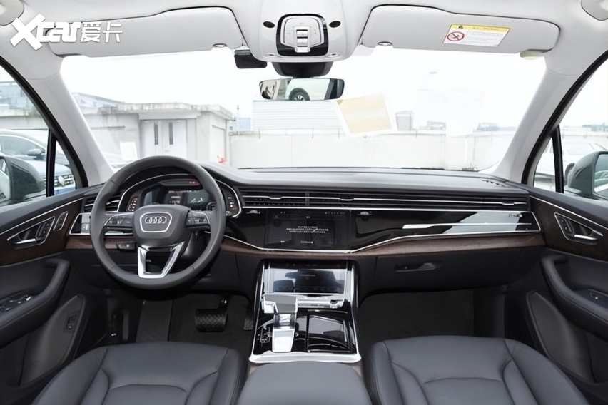 奥迪q7护航,阿勒泰之旅更安全阿勒泰风光无限