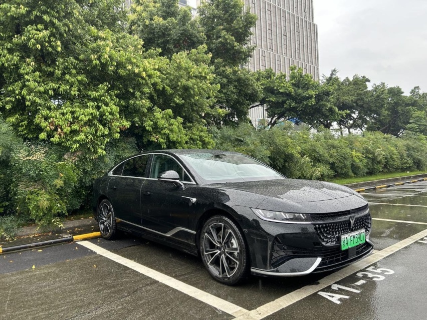 25万级最强混动！选行政座驾岚图追光PHEV