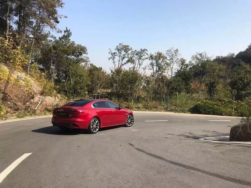 试驾丨一车两形，优雅运动任你选，新款XEL能叫板宝马3系吗？