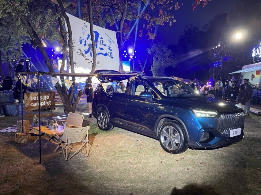 可选装侧边帐篷，十万级大七座SUV，吉利豪越L实拍首发
