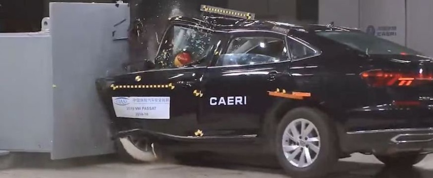 A柱断折成纸糊德系车，帕萨特C-IASI碰撞测试会影响销量吗