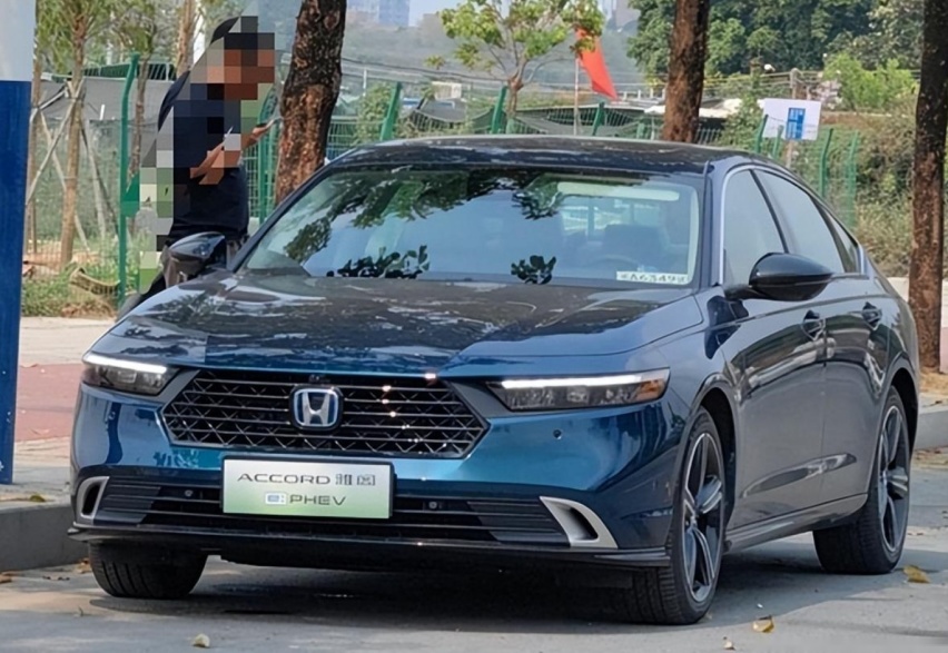 “绿牌”雅阁现身街头，配CarPlay+按键换挡，还看汉DM-i？