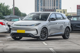 花小钱买大车，极狐T1预售价6.88万起，实用的城市代步车！