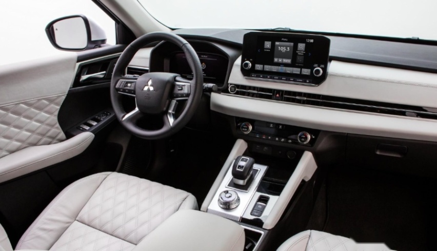 海外实拍三菱欧蓝德PHEV，约31.6万起，国内或年内上市