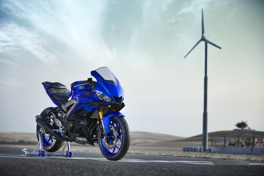 雅马哈YZF-R3，战斗十足，300CC排量中，性价比之王