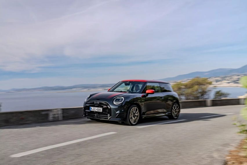 加了套件，马力没变，MINI Cooper SE JCW Trim套件