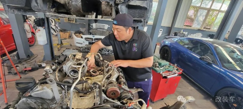 福特Mustang到奥迪S5再到宝马M5，漫漫玩车路终于圆了V8梦