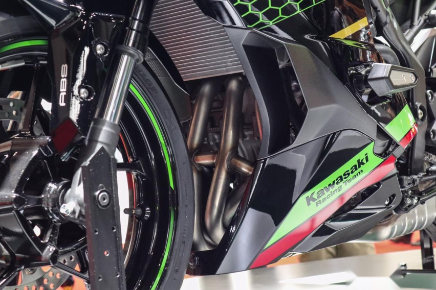 川崎打响小排量四缸车军备赛第一枪，250CC川崎ZX-25R