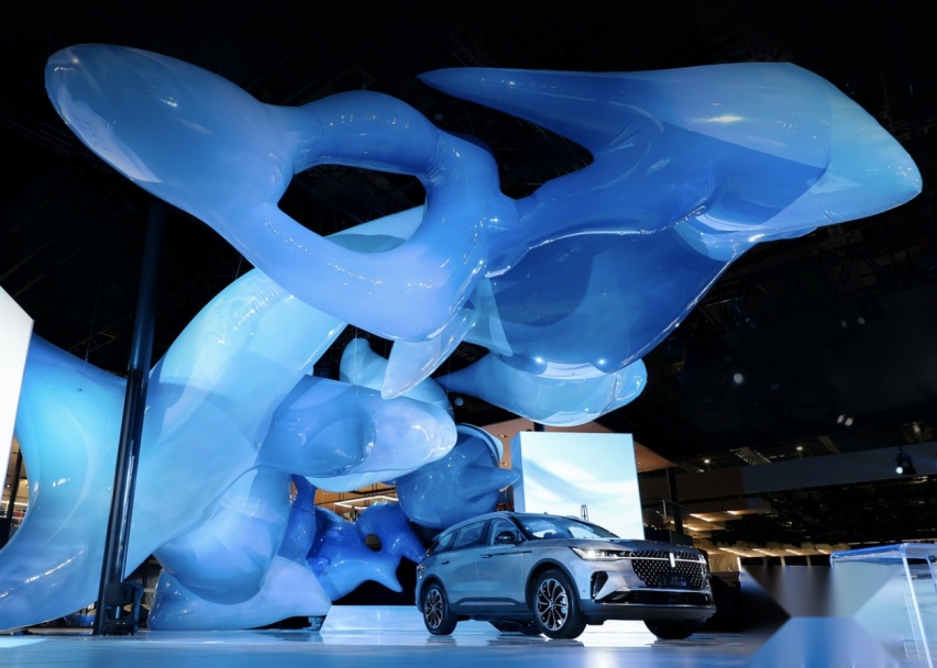 豪华SUV：林肯航海家和凯迪拉克XT5，哪款更值得入手？