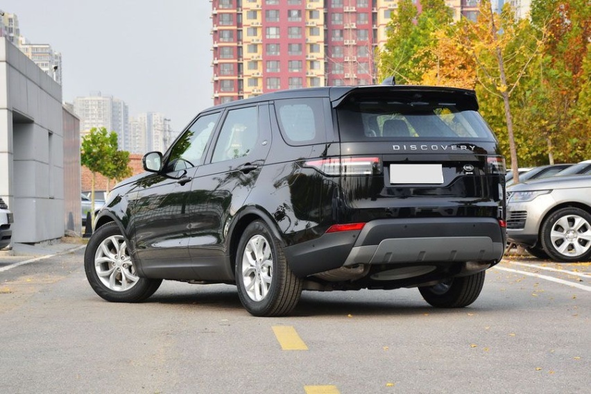 既要舒适又要实用，福特F-150 LTD跨界对比路虎发现