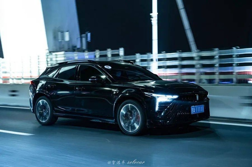大学毕业买什么车？奔腾B70S不容错过，不到13万就有2.0T