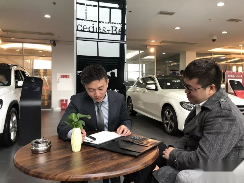 为何在购置新车时，老司机们建议别急着把旧车交给4S店？