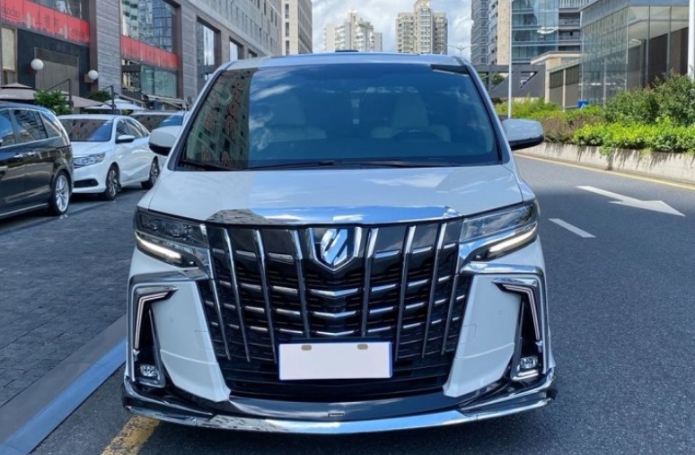GL8车主试了老板的埃尔法，100多万的车，有何不同？