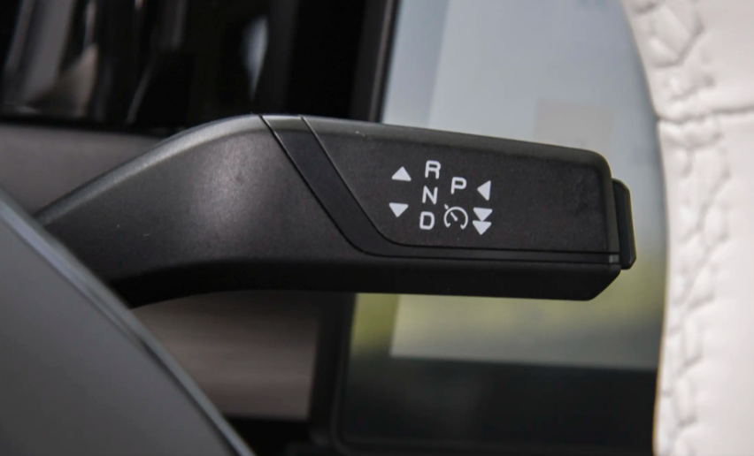 奇瑞iCAR 03新增行政版车型，造型硬派，采用纯电动力