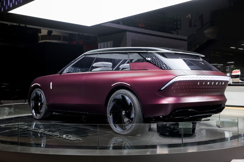 林肯携百周年限量版车型及首款纯电动概念车亮相广州车展
