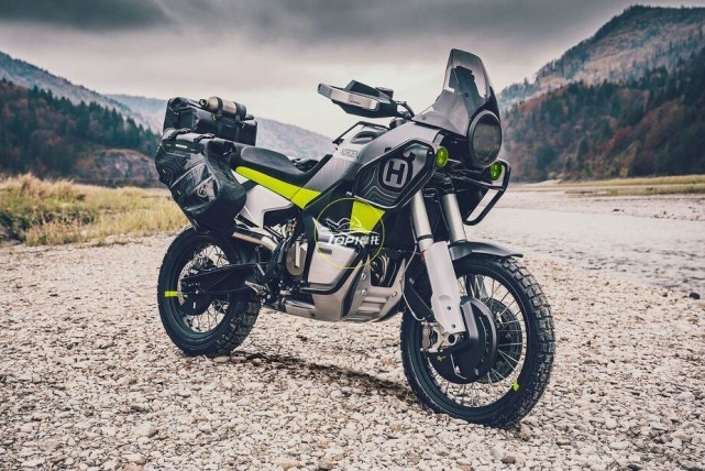 “复古版”的KTM 890 ADV 胡斯瓦纳Norden 901正式发