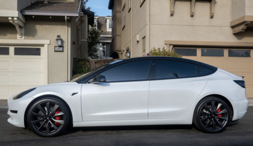 新款特斯拉Model 3即将上市，它能否颠覆电动汽车市场？