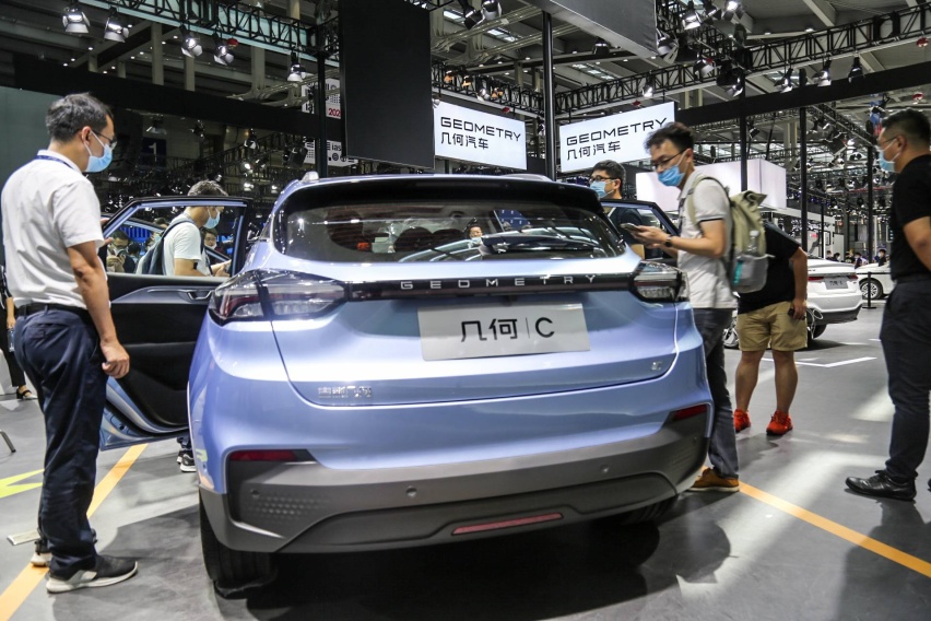 定位紧凑型纯电动 SUV 深港澳车展实拍几何 C