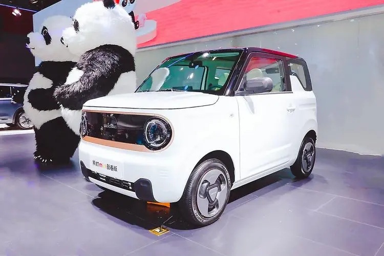 想要一款微型纯电车？熊猫mini不容错过