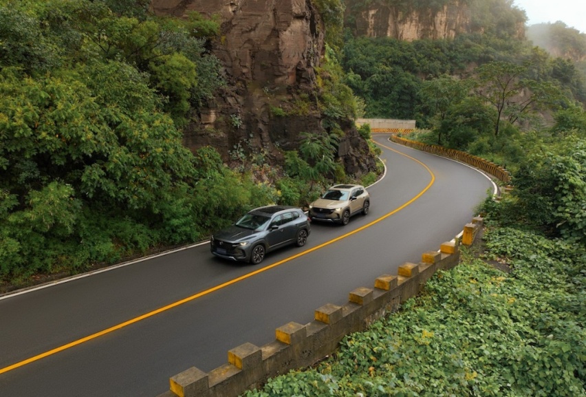 试驾MAZDA CX-50行也：既能满足“颜控”，又能取悦“性能家”！2176.png
