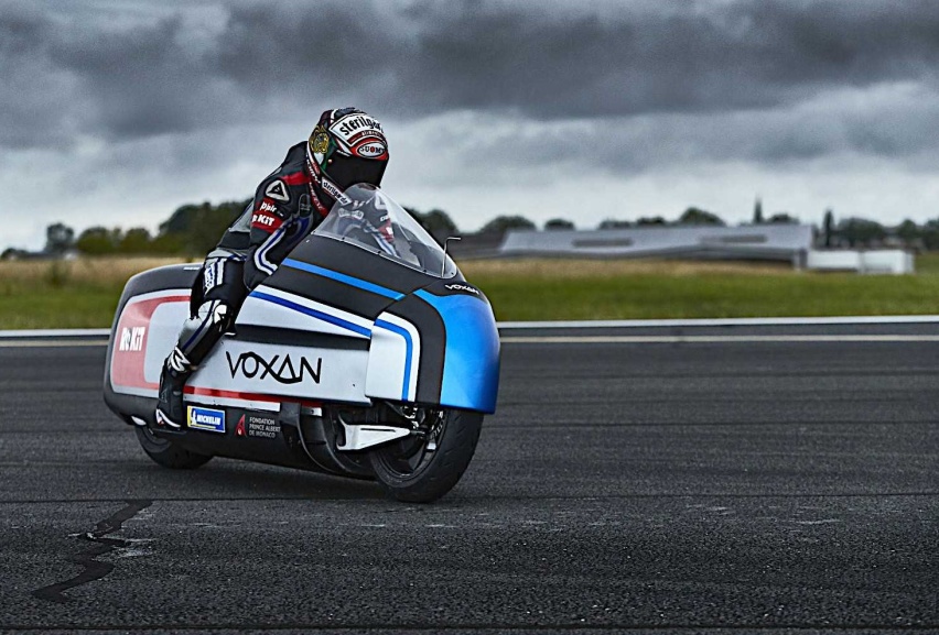 冲击330km/h时速世界纪录！Voxan新电摩揭幕
