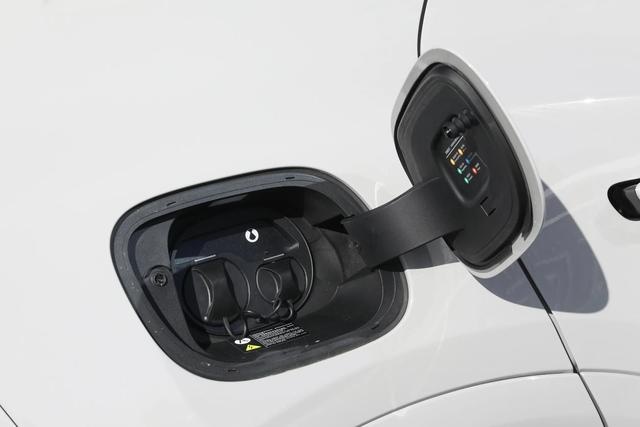 2024款腾势N7上市，前脸调整/配置升级，售价23.98万元起