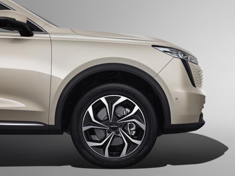 四驱车卖出两驱价！15.98万起的哈弗枭龙MAX，如何狂虐合资SUV？