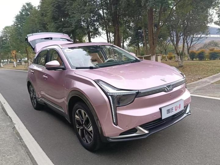 哪吒U-II不来虚的8155+征程3芯片 15万级纯电SUV轻量级拳王
