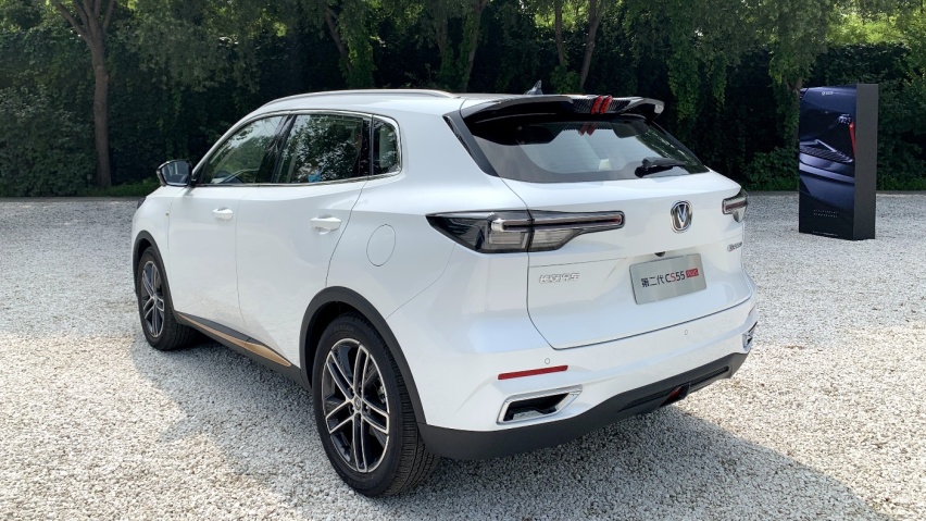 预售价只比现款贵1.4万，全新长安CS55PLUS更值得买了吗？