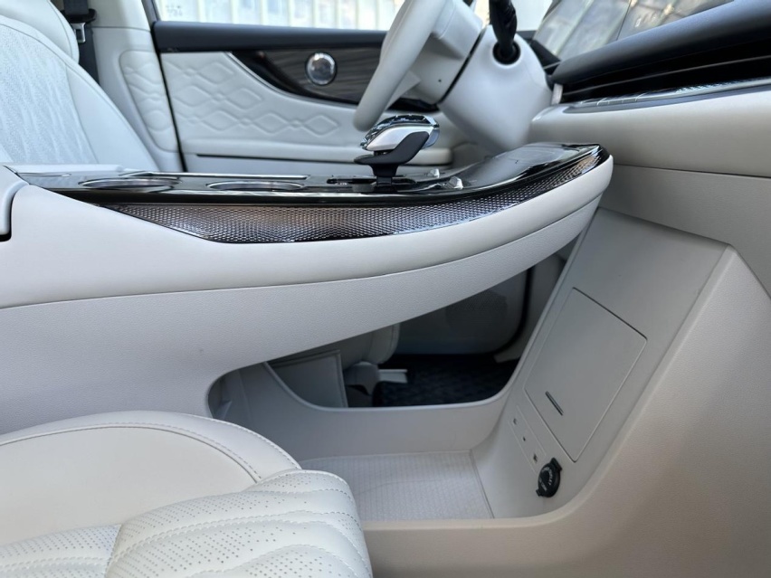 探店|星海V9 20万级全能型插混MPV