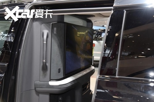 极氪009光辉版亮相北京车展-爱卡汽车爱咖号