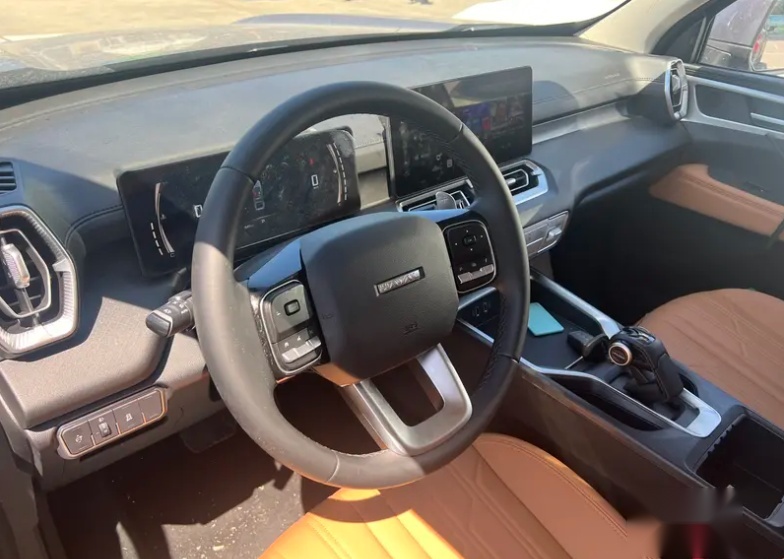 品牌首款大型SUV 哈弗H5实车曝光 有望年内上市