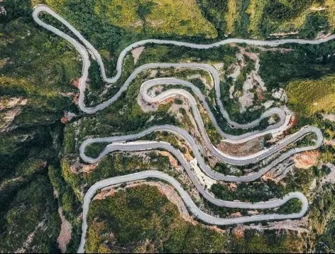 【E汽车】开着极星4出远门，它像明星一样吸引人