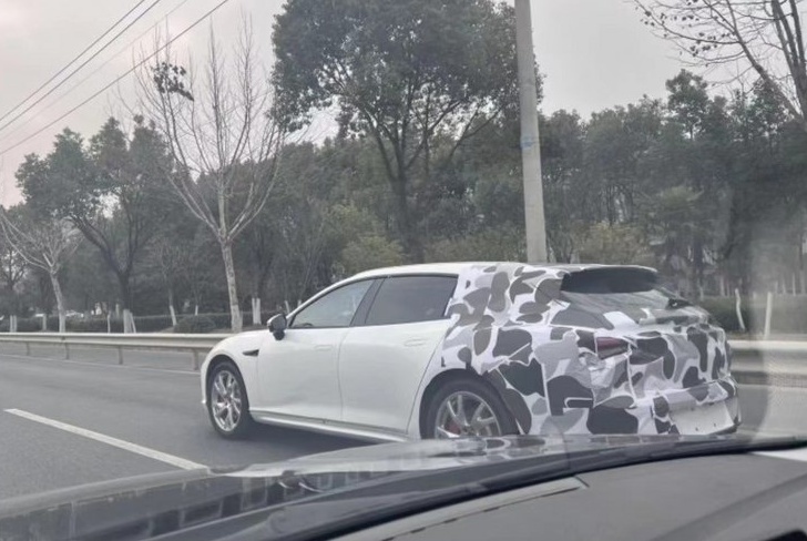 哪吒S猎装版谍照曝光后：另类的车型加上个性的名字，此车有潜力