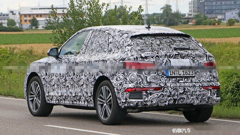 2021-audi-q5-sportback-spy-photos (3).jpg