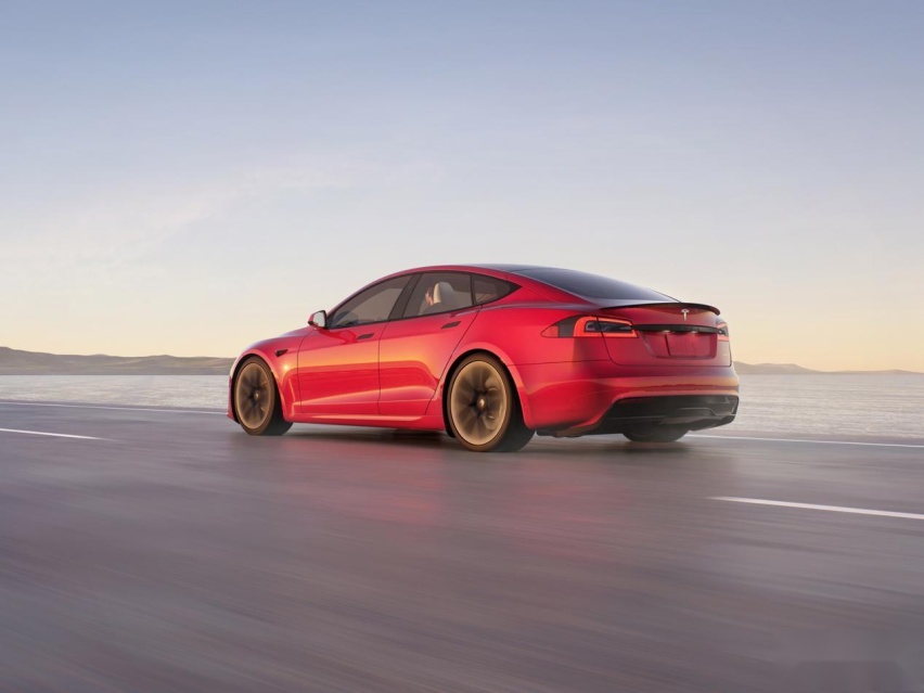 1020马力、零百加速2.1s！特斯拉Model S Plaid国内首