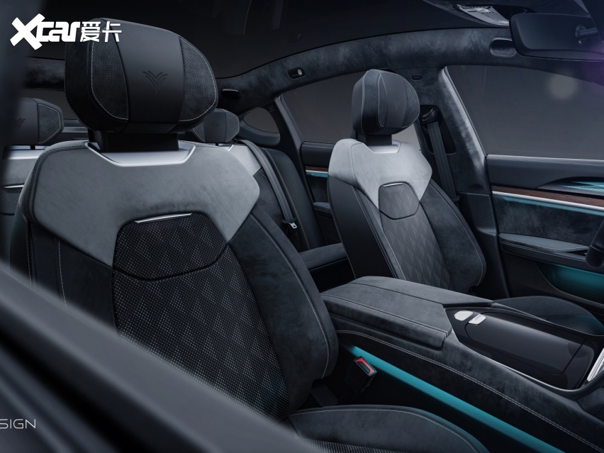 哪吒S亮相粤港澳车展，车长近5米，3.9s破百，可续航1100km
