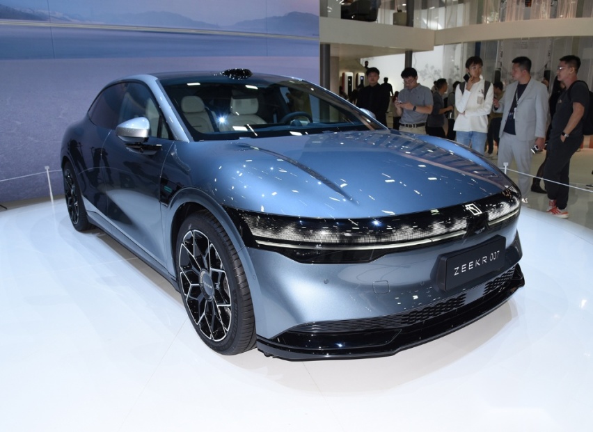 特斯拉Model 3迎来强敌，续航达870km，2.84秒破百