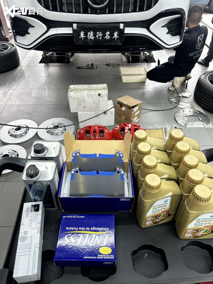 奔驰GLE53升级改装原厂AMG六活塞刹车卡钳批发确保每次刹车都更快更