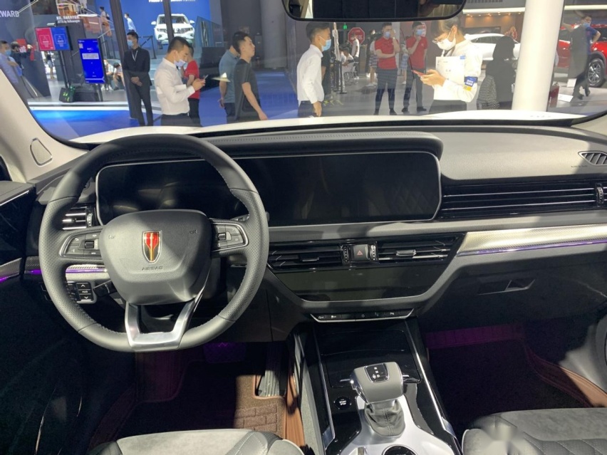 红旗品牌首款SUV，红旗HS5不是靠情怀，还有“硬实力”