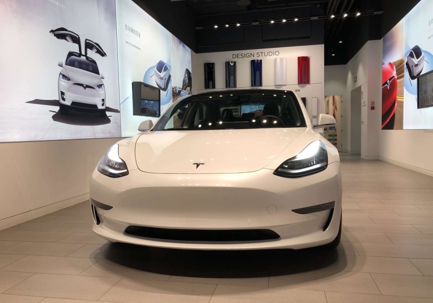 20万+级新能源轿车的唯二之选：Model 3、比亚迪汉谁开起来更惊艳