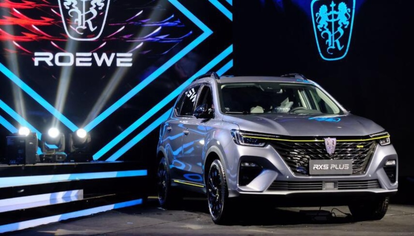 比CS75 PLUS潮 双大屏加持 1.5T耗油仅6.8L