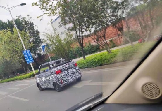五菱宏光MINIEV敞篷版最新谍照曝光
