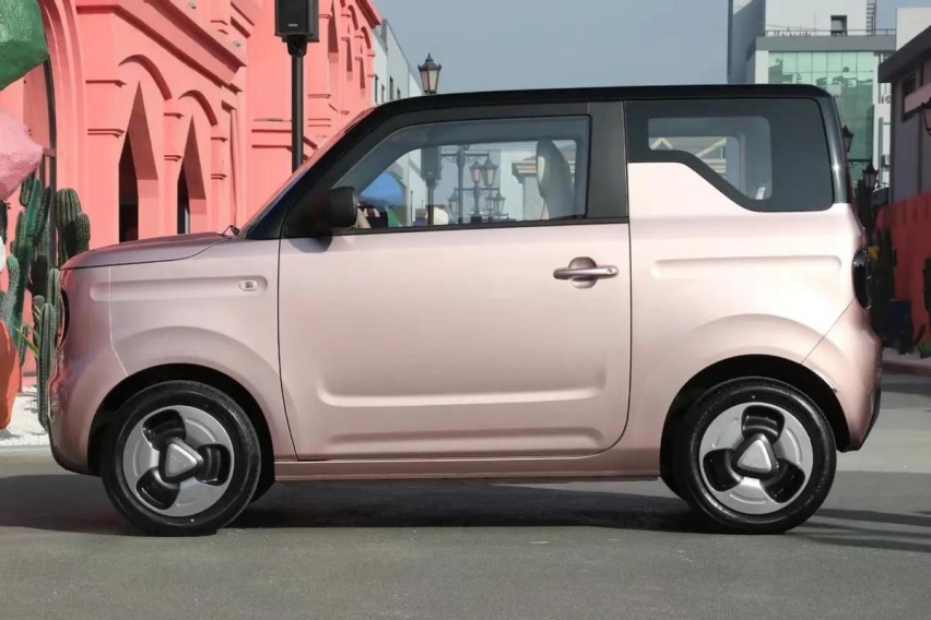 想要一款微型纯电车？熊猫mini不容错过