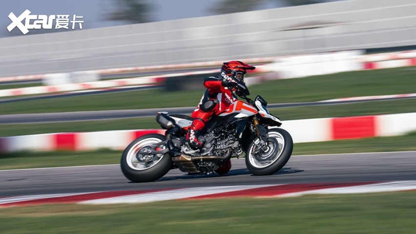 全新杜卡迪Hypermotard V2发布
