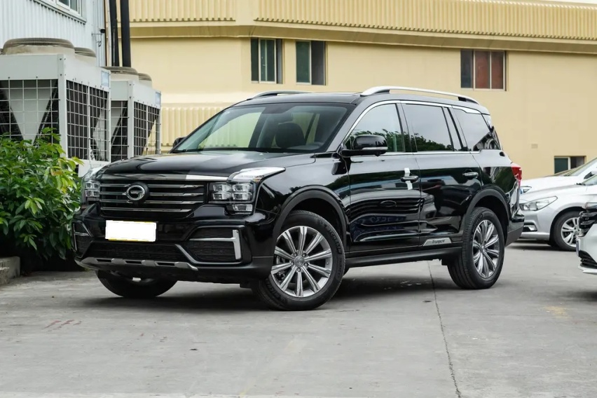 适合打工族的三款传祺SUV，不但省油，上坡也很轻松