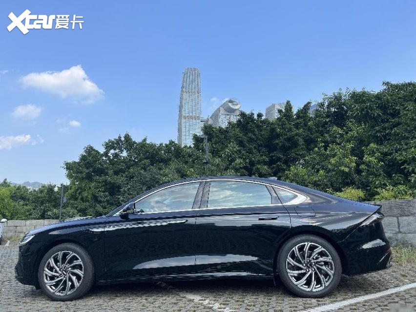山城遇上林肯Z，豪华与科技都不落下，实力不输BBA？