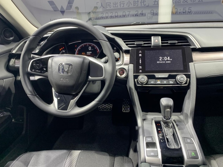 本田思域“神车”真的神吗，外观时尚内饰老派，会否拉低档次